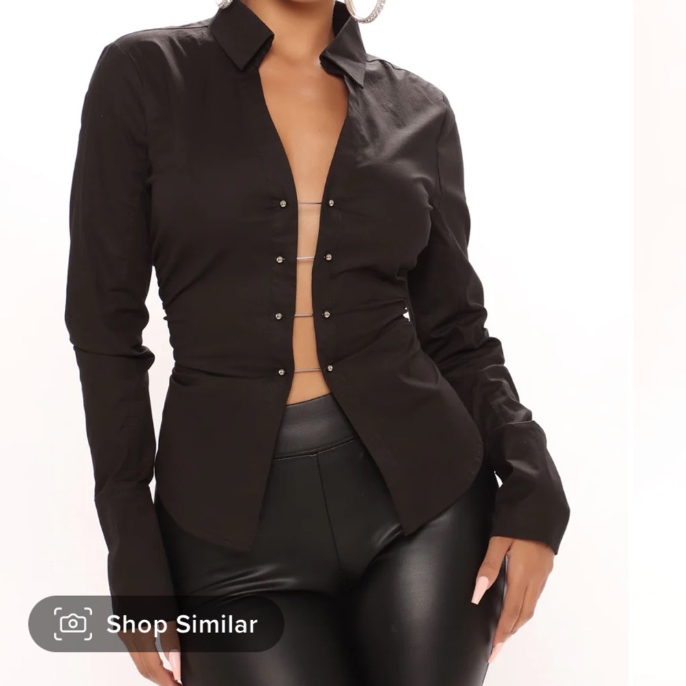 Fashion nova poplin top never worn, brand new size XL